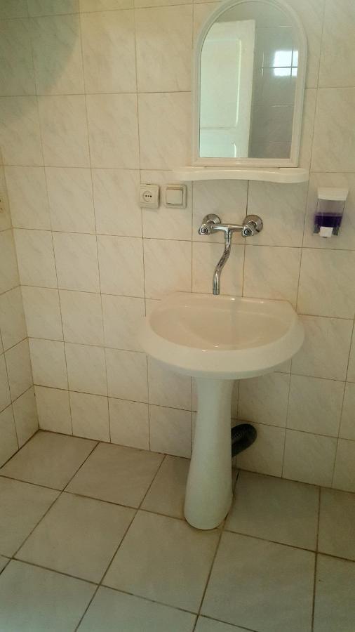 קאחתי Firuza Hostel מראה חיצוני תמונה