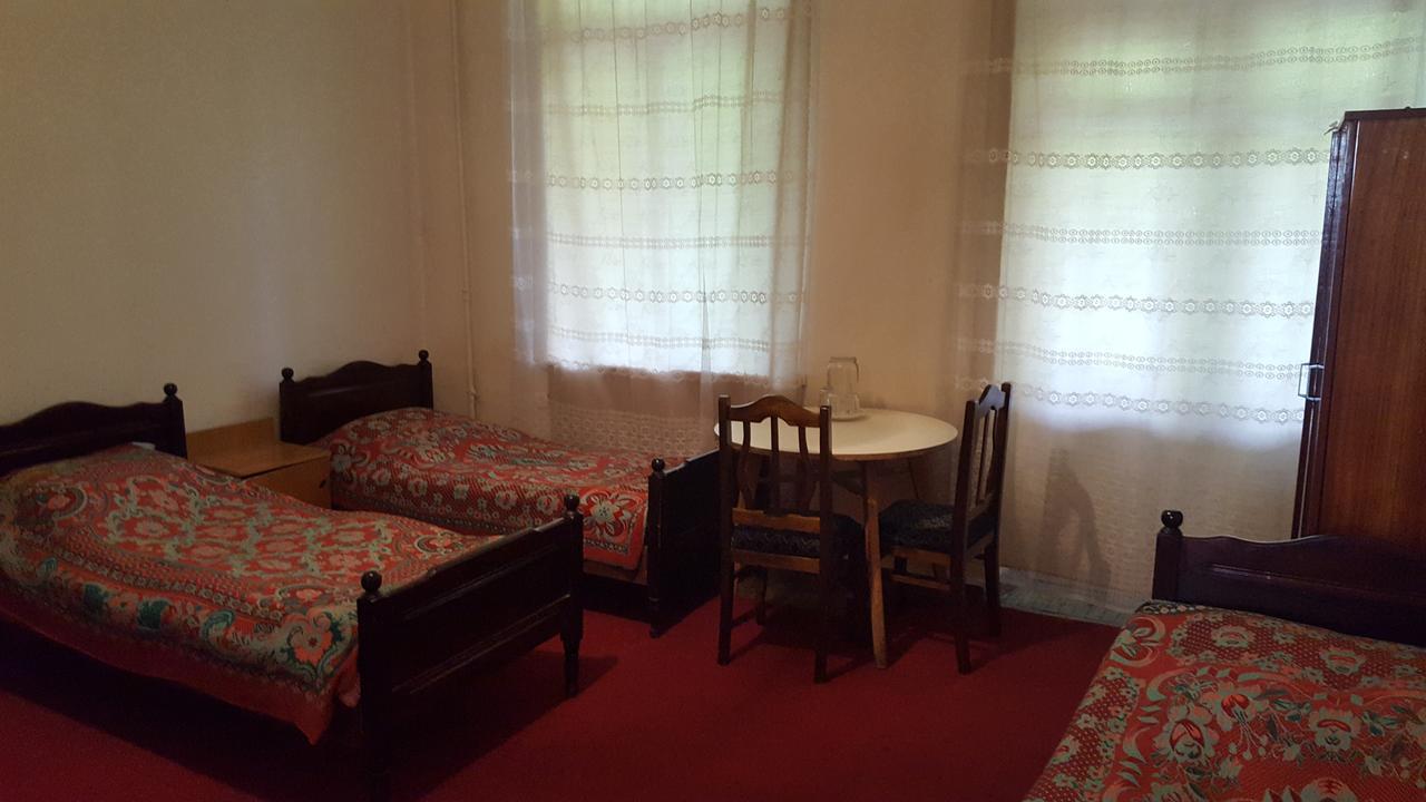 קאחתי Firuza Hostel מראה חיצוני תמונה